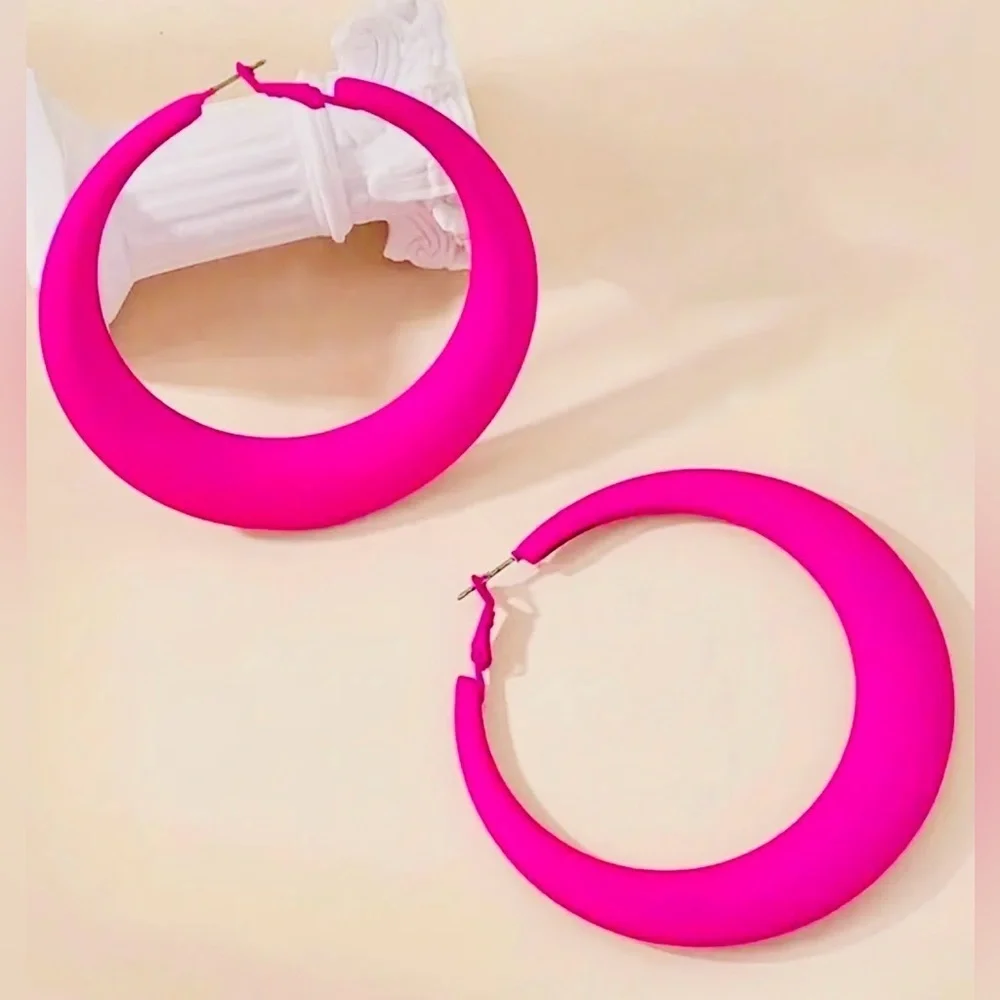 Bold Vintage-Inspired Hoop Earrings – Vibrant Pink NWOT